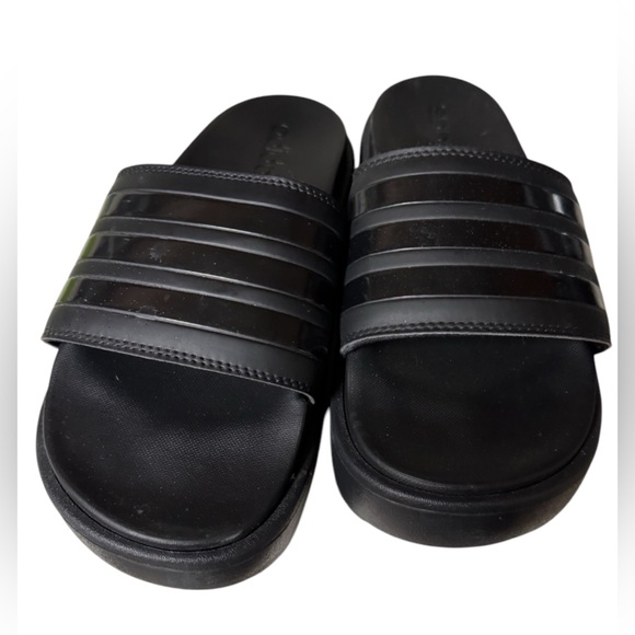 Like new! ADIDAS
WOMENS ADILETTE PLATFORM SLIDE SANDAL - Picture 3 of 9